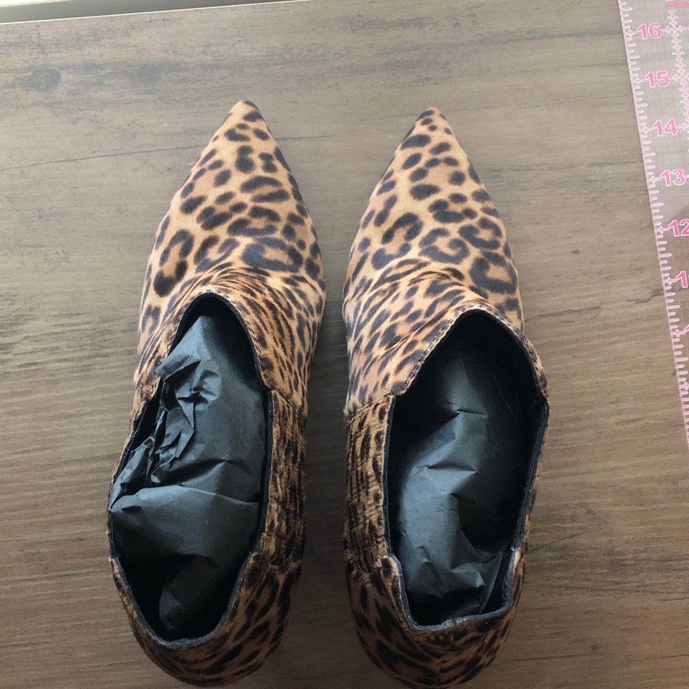 NWT Burberry Castlemore Animal Print Ankle Booties size 38 - Picture 2 of 13